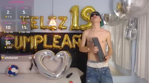 abraham_horny18 online show from October 11, 9:29 pm