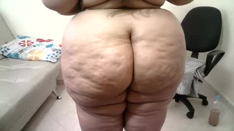Snapshot of abril__ass chatting on October 15, 3:35 pm abril__ass online show from October 15, 3:35 pm