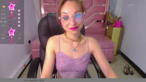 abril_ch_ online show from April 18, 12:40 pm