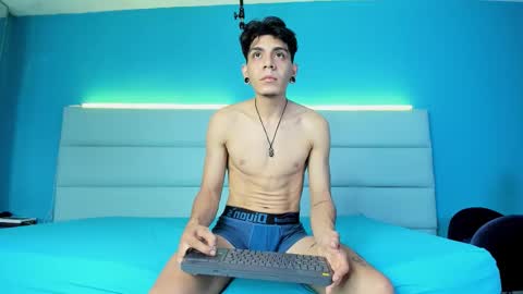 Abril and Julian online show from February 16, 12:03 pm