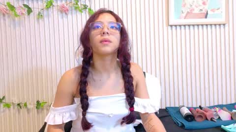 abrilmirren online show from March 17, 11:15 am