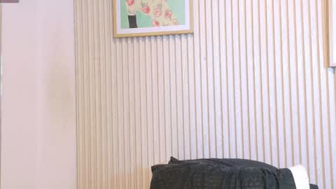 abrilmirren online show from April 14, 11:35 am