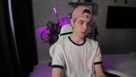 abslut online show from March 6, 1:10 pm