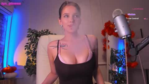 Snapshot of adalyn_glow chatting on September 17, 3:37 pm Adalyn online show from September 17, 3:37 pm