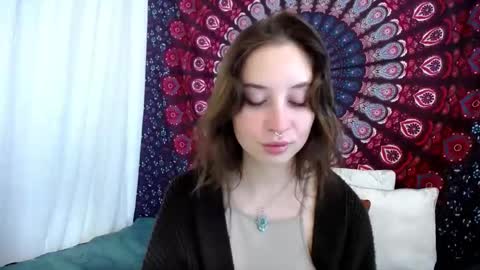 Adalyn online show from December 3, 7:42 am