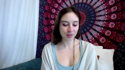 Adalyn online show from December 4, 7:52 am