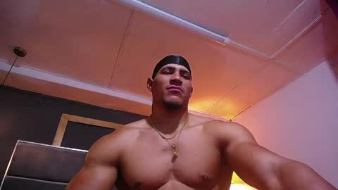 adam_fit19cm online show from May 4, 2:34 pm
