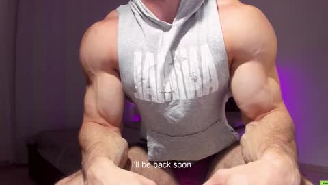 Snapshot of adam_muscle_ chatting on September 28, 9:46 pm Adam online show from September 28, 9:46 pm