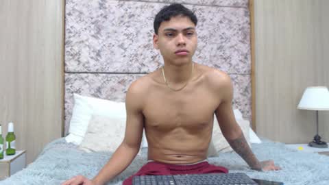 adam_piarse online show from February 16, 12:09 am