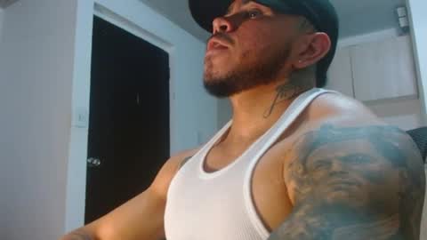 adam shilder7 online show from April 18, 1:18 am