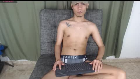 adam_sinclair online show from November 11, 3:36 pm