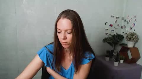 adamais_ online show from June 18, 9:14 am