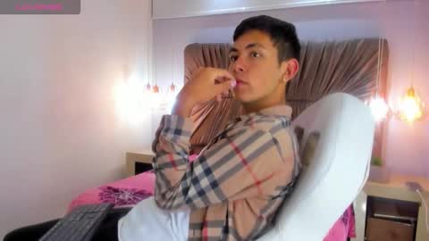 Snapshot of adammatt_ chatting on October 1, 3:16 am Adam online show from October 1, 3:16 am