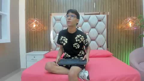 Adams Bobby online show from January 16, 11:19 am