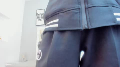 Adams Bobby online show from April 18, 11:12 am