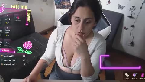 Snapshot of adams_mel chatting on September 27, 6:38 pm adams_mel online show from September 27, 6:38 pm