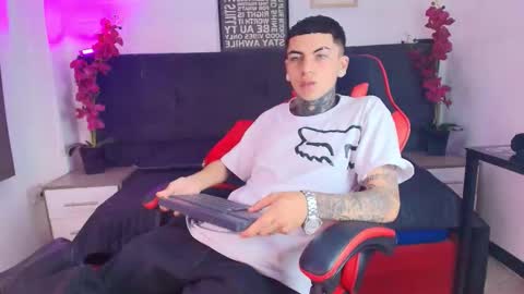 AdamsWalkerr  online show from March 3, 12:12 pm