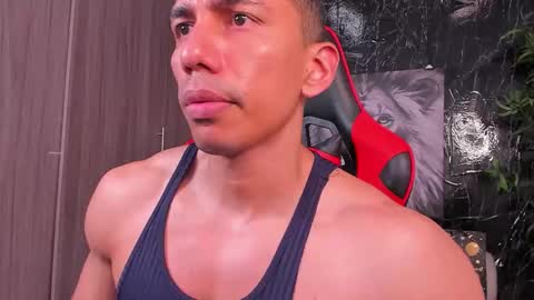 Adan Sin online show from December 2, 8:51 pm