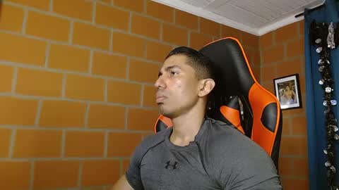 Adan Sin online show from February 24, 6:04 pm