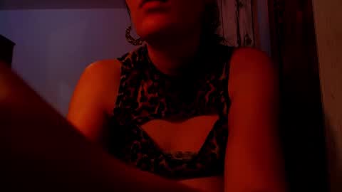 Snapshot of addicted2uts chatting on February 6, 1:43 pm amy online show from February 6, 1:43 pm