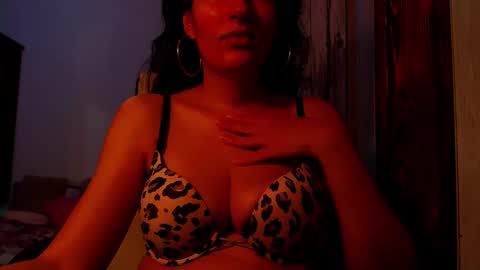 Snapshot of addicted2uts chatting on February 25, 9:37 pm amy online show from February 25, 9:37 pm