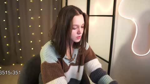 Snapshot of addy_moon chatting on February 26, 5:13 am Addy online show from February 26, 5:13 am