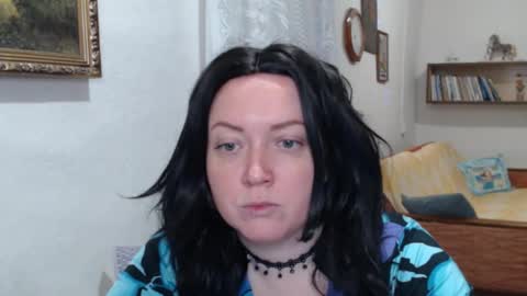 Adel online show from December 20, 1:18 pm