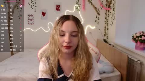 Snapshot of adele0_0 chatting on September 27, 1:09 pm Adele online show from September 27, 1:09 pm