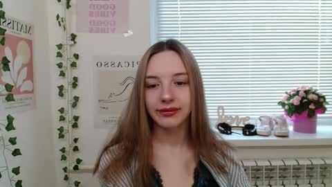 Snapshot of adele0_0 chatting on February 14, 11:10 am Adele online show from February 14, 11:10 am