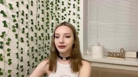 Snapshot of adele0_0 chatting on December 7, 1:57 pm Adele online show from December 7, 1:57 pm