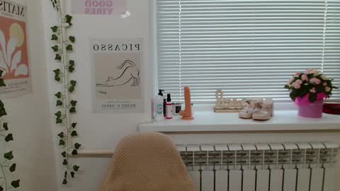 Snapshot of adele0_0 chatting on February 16, 1:05 pm Adele online show from February 16, 1:05 pm