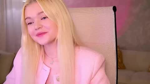 Adele  2200 -700  1000  UTCGMT 100 online show from April 18, 1:40 am