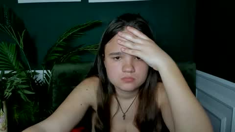 adelecruzz online show from May 17, 12:14 pm