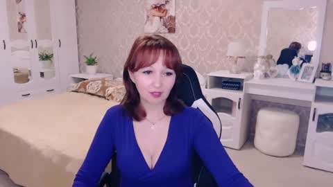 AdeleMoran online show from February 7, 11:45 pm