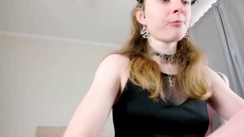 Snapshot of adelina_cowell chatting on September 21, 11:47 am Adelina online show from September 21, 11:47 am