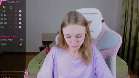 Snapshot of adelina_cowell chatting on March 9, 10:41 am Adelina online show from March 9, 10:41 am