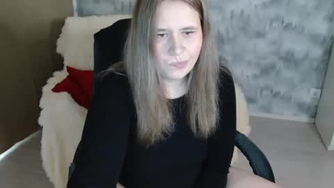 adelinalawson online show from March 25, 7:04 am