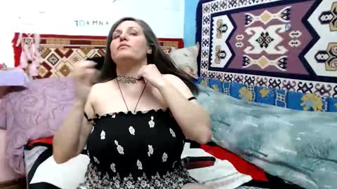 adelinemilf online show from April 7, 11:23 am