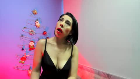 Adelle online show from December 18, 11:24 am