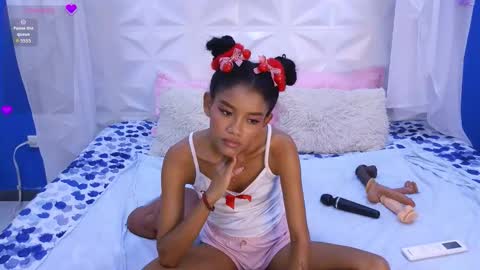 adisson_petite1 online show from February 25, 8:01 pm