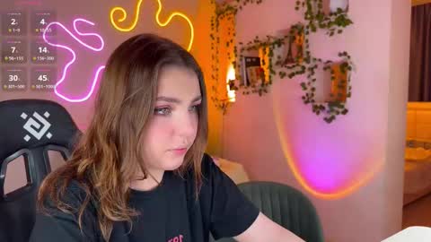 Snapshot of adrean_sofi chatting on October 6, 7:59 am adrean_sofi online show from October 6, 7:59 am