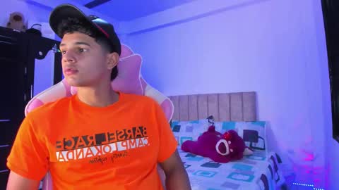 ADRIAN online show from March 25, 7:09 pm