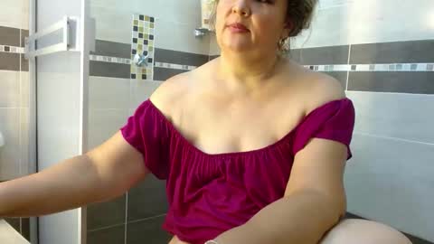 ADRIANA online show from April 8, 9:07 pm