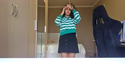 adrianasegrest online show from December 2, 7:51 am