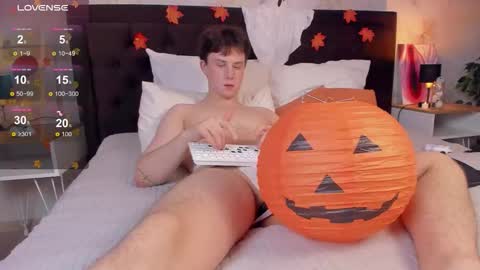 Snapshot of adrianoaubert chatting on October 20, 12:21 pm adrianoaubert online show from October 20, 12:21 pm