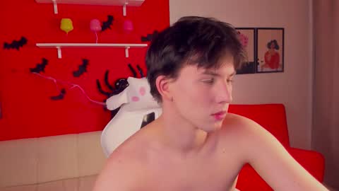 adrianoaubert online show from November 8, 6:05 am