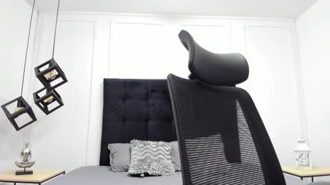 Adrein Roche online show from November 18, 12:13 am