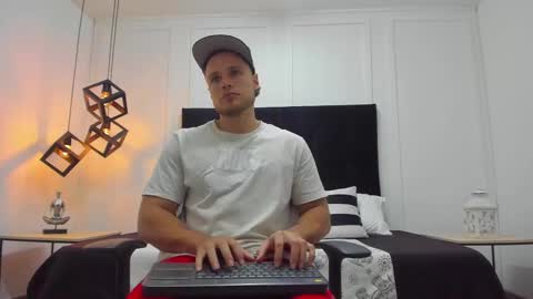 Adrein Roche online show from February 17, 11:54 pm