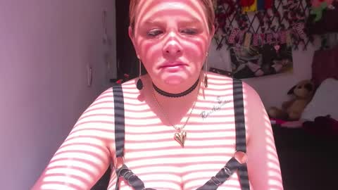 Snapshot of adriiana_fox_ chatting on September 25, 2:13 pm adriiana_fox_ online show from September 25, 2:13 pm