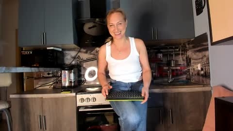 OneAfa online show from April 1, 6:38 pm